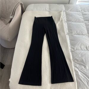 Aritzia TNA Black Leggings